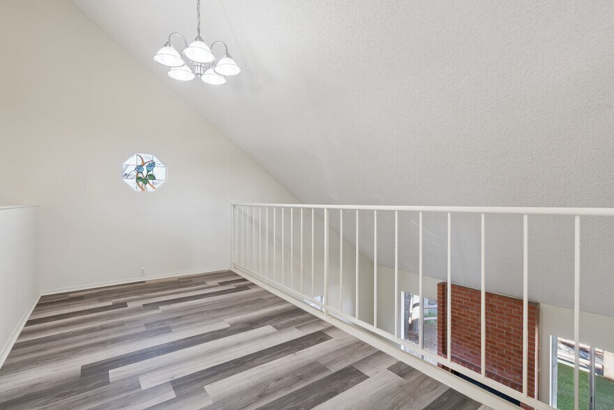 Loft over living room - 4109 Beethoven St