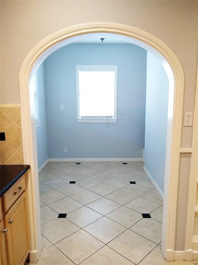 Building Photo - 1722 Haver St