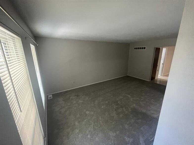Building Photo - 10142 Buffton Dr