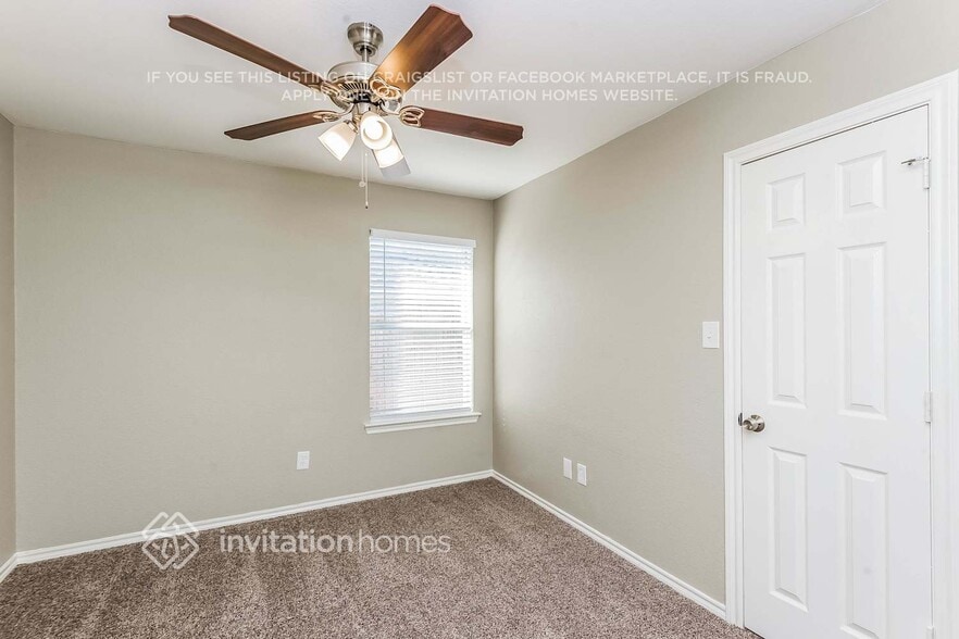 Building Photo - 8175 Spruce Valley Dr