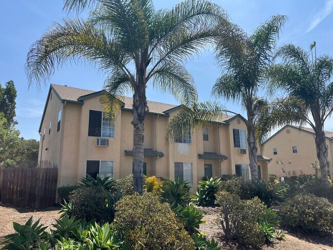 Building Photo - 1047 Golden Rd
