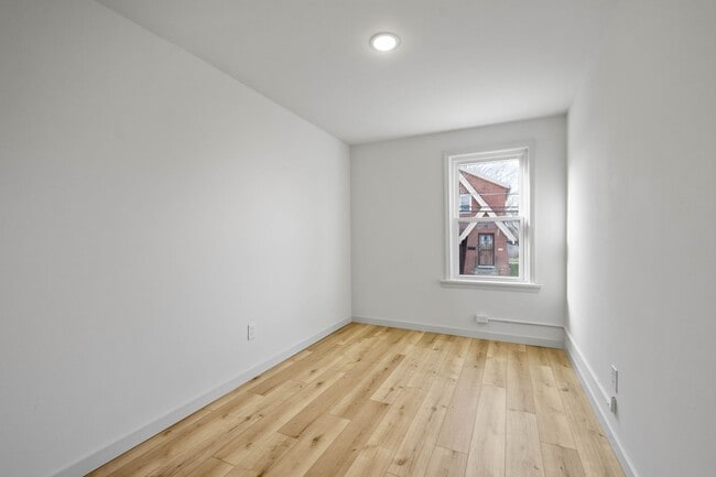 Building Photo - Start the New Year in a new home! This FULLY RENOVATED 3-bedroom in Penn Hills is ready and waiti...