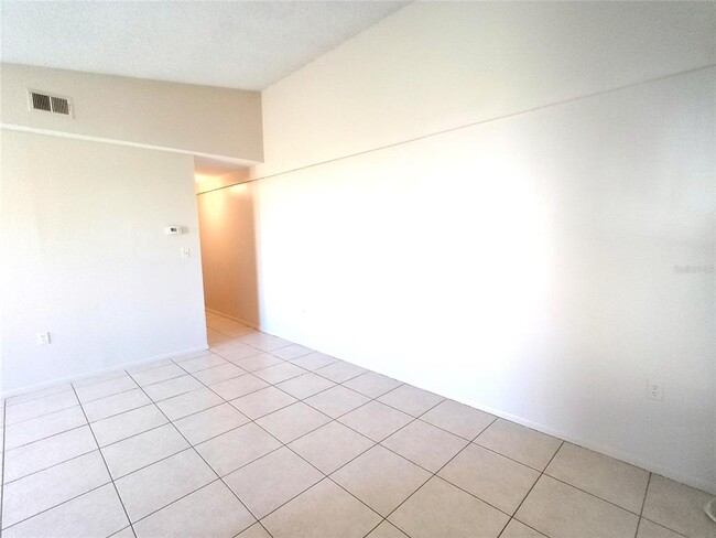 Building Photo - 2909 Hambleton Ave