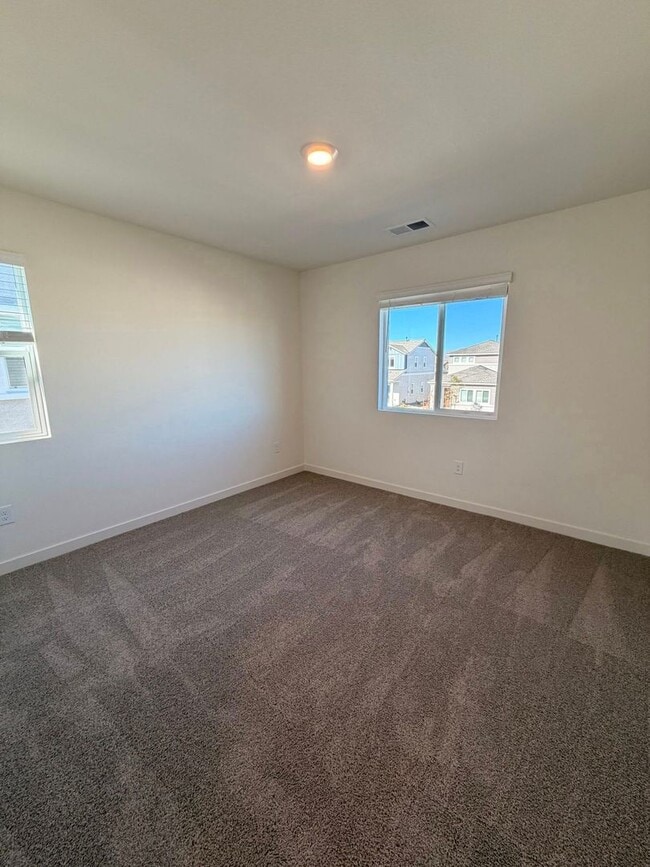 Building Photo - Beautiful home North Valleys, Centrally Located