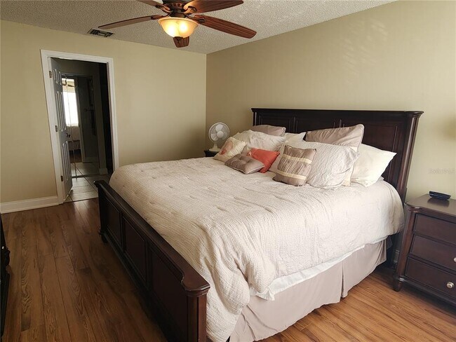 Building Photo - 6290 Bahia Del Mar Cir N