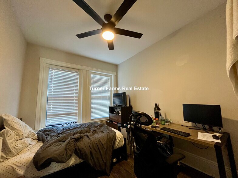 Building Photo - 1520 Tremont St