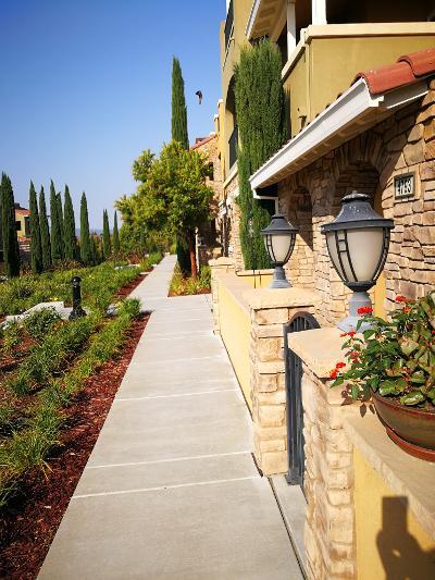 Front - 4791 Perugia St