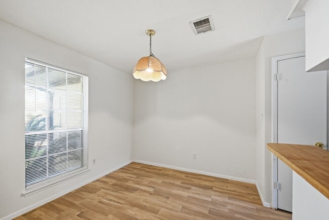 Building Photo - 22306 Waynoka Rd