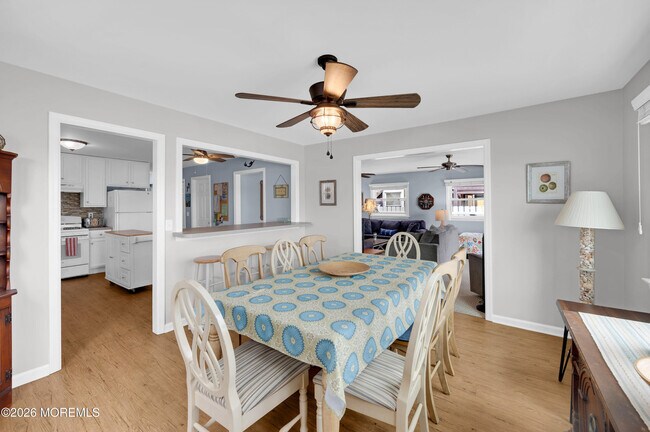 Building Photo - 804 Oceanfront