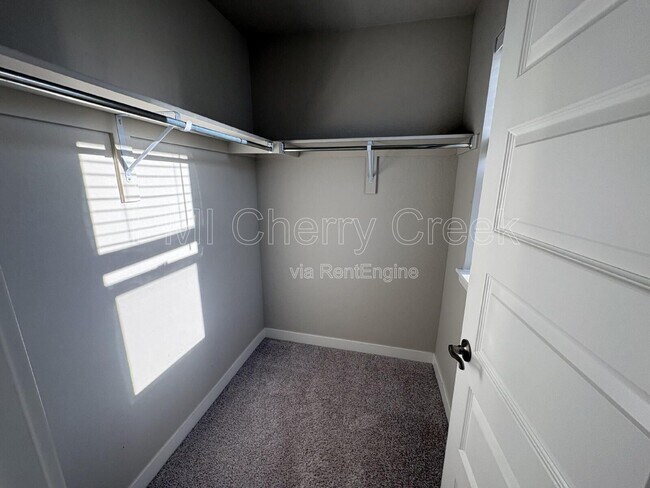 Building Photo - 2406 S Troy Ct