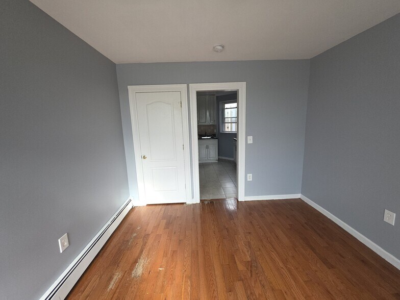 Building Photo - 554 Avenue C