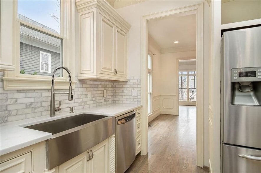 Building Photo - 208 Clarion Ave