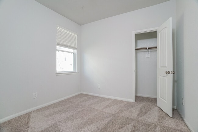 Building Photo - 23650 Buttress Root Dr