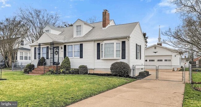 Building Photo - 1406 F St