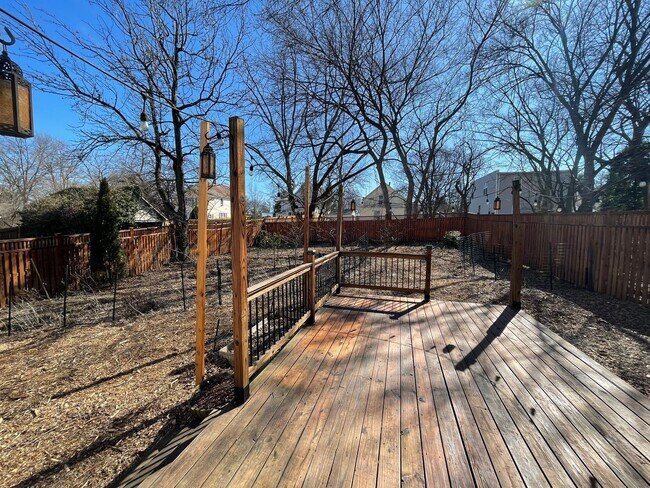 Building Photo - Charming 4BR, 2.5BA Bungalow in the Heart of Mount Rainier!