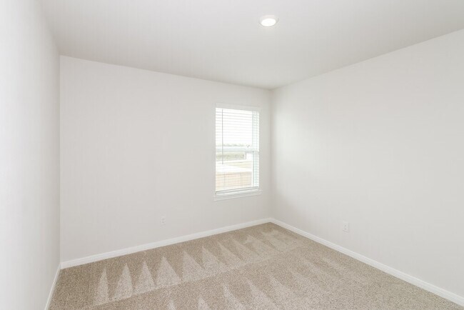 Building Photo - 457 Sunny Highlands Dr