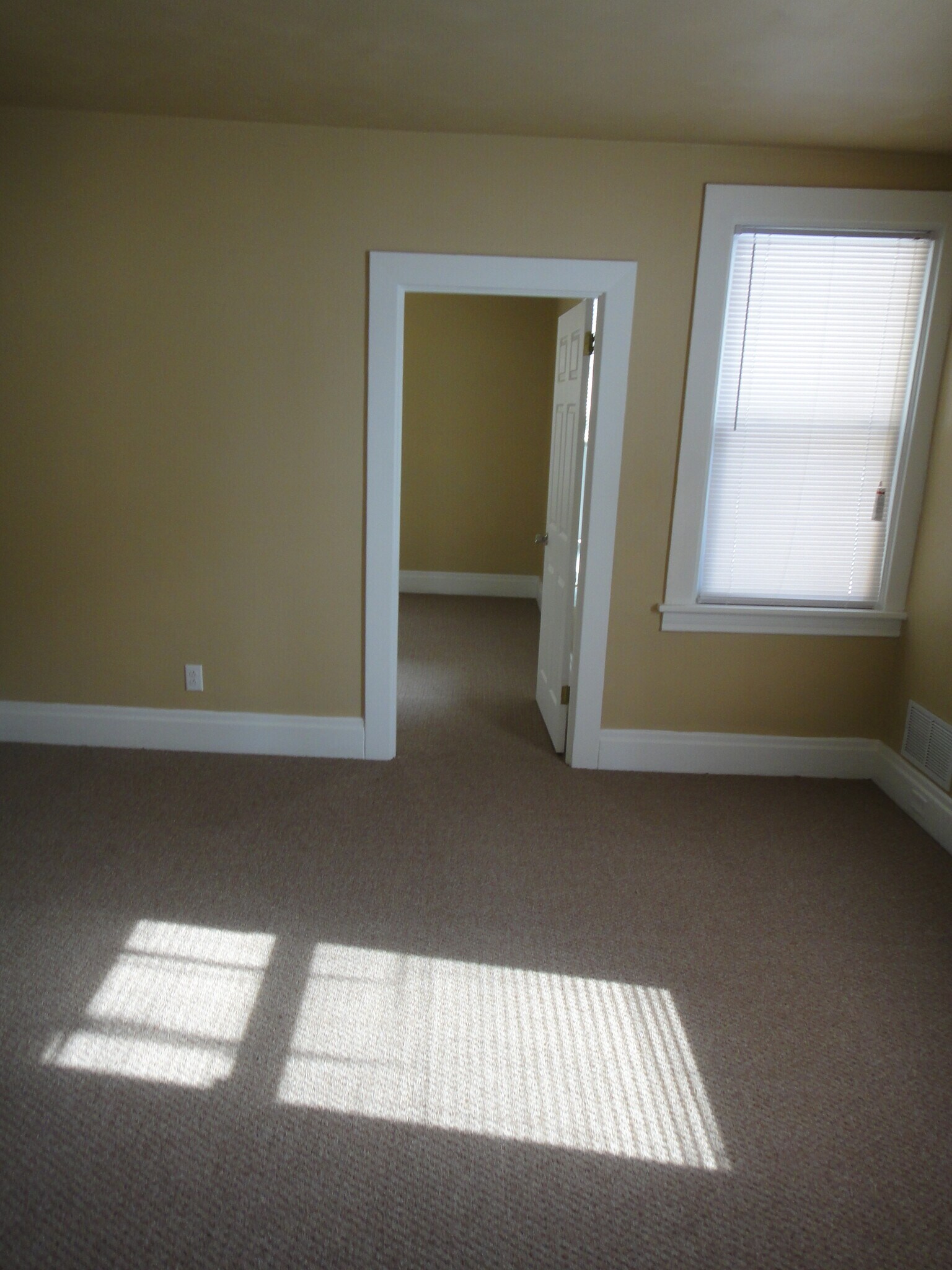 Building Photo - 725 McCaslin St