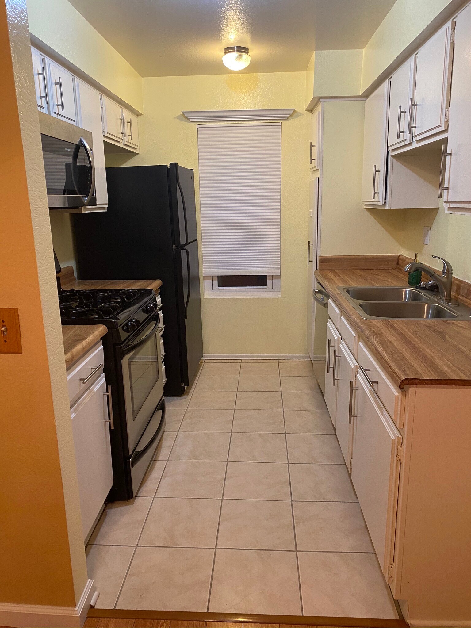 Kitchen - 5706 Fair Ave
