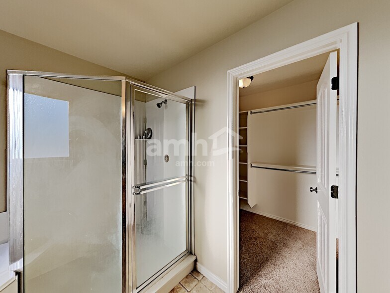 Building Photo - 5708 Plumbago Ave