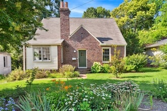 Building Photo - 3bd/2ba Two-Story Home in Durham Only 1 Mile from Downtown!