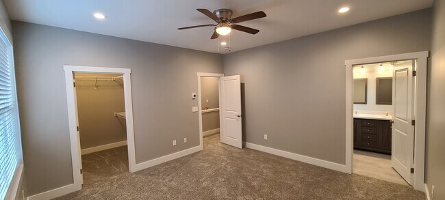 Building Photo - 570 Old US Hwy 70