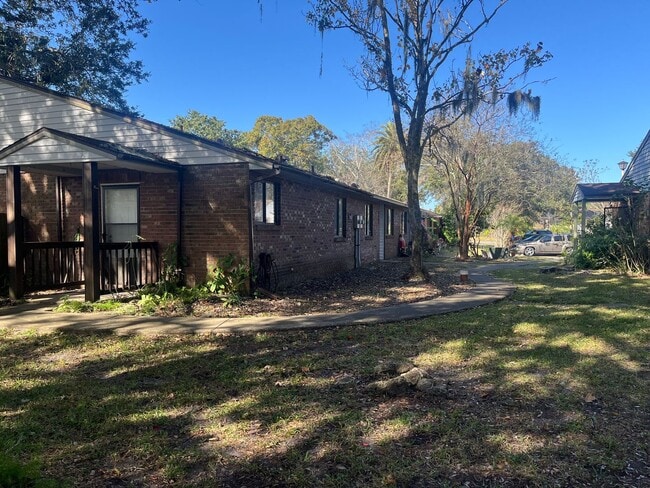 Building Photo - 2bed/2bath Townhome in Quiet Neighborhood