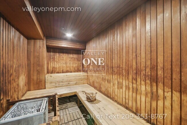 Building Photo - Fully Furnished Condo With Panoramic San Francisco Bay Views and Unbeatable Amenities