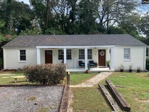 Building Photo - 720a Deerwood St