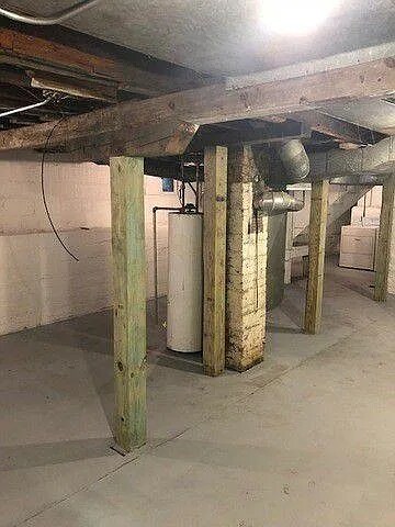 Building Photo - 725 Warner Ave