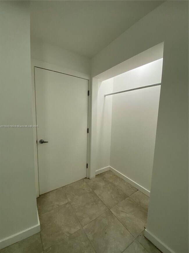 Building Photo - 1351 NW 45th St