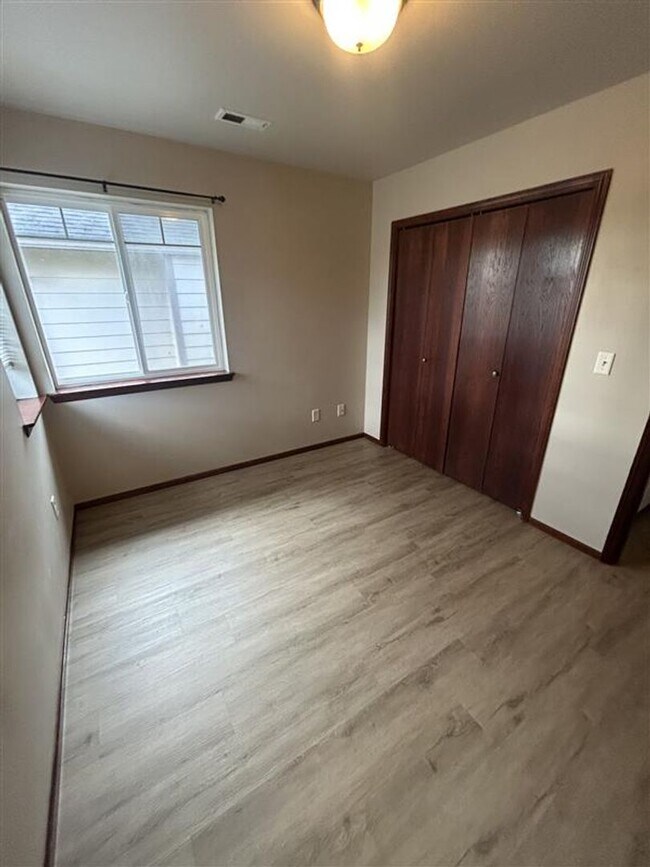 Building Photo - 330/332 Garfield St