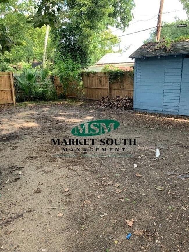 Building Photo - ~~~~NEW ON THE MARKET~~ 38th Street Cottage!!!