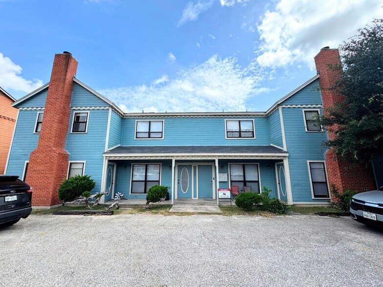 Primary Photo - 3407 Victoria Cir
