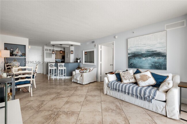 Building Photo - 6917 Collins Ave