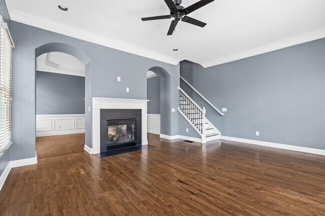 Building Photo - 2301 Marion Walk Dr SE