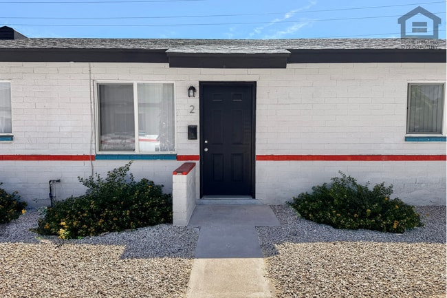 Building Photo - 1346 E Willetta St