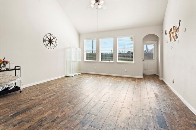 Building Photo - 8243 Mandalay Bay Dr