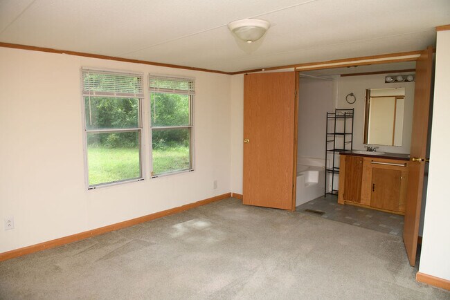 Building Photo - 416 E Steeple Chase Rd