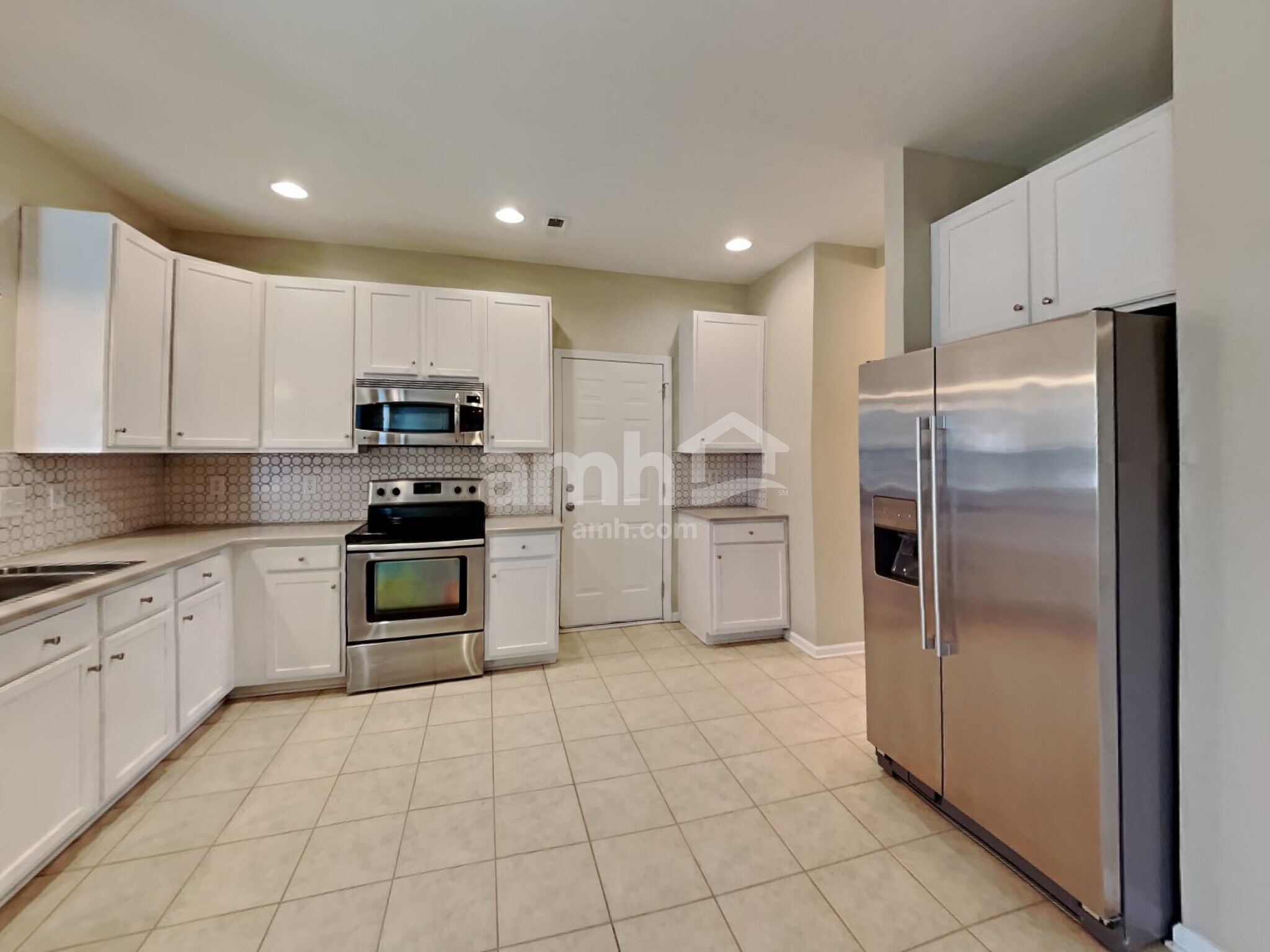 Building Photo - 136 Heywatchis Dr