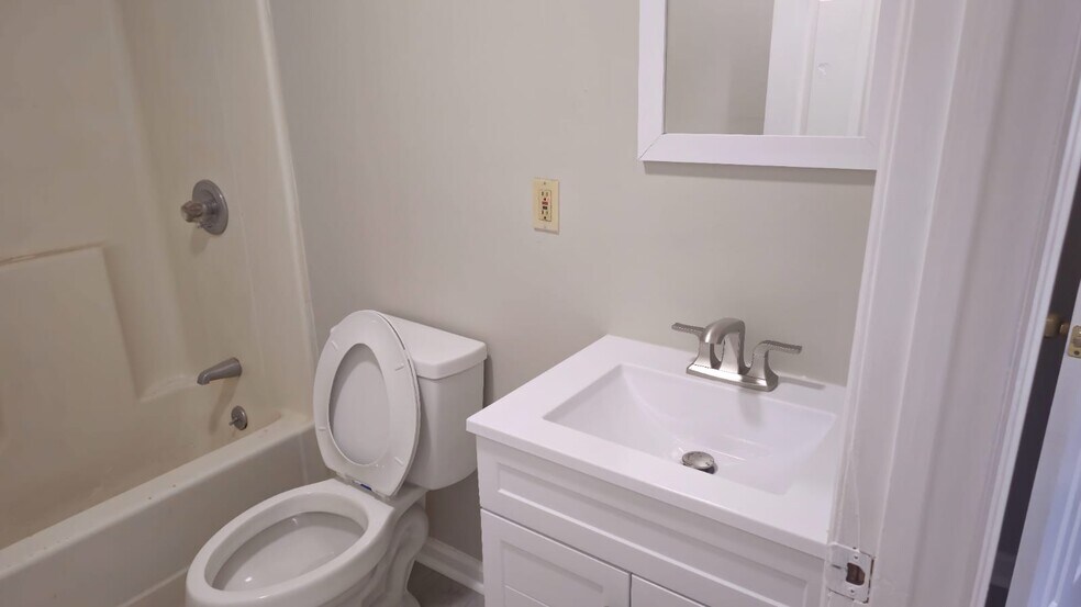 Building Photo - 171 Hamilton Cir