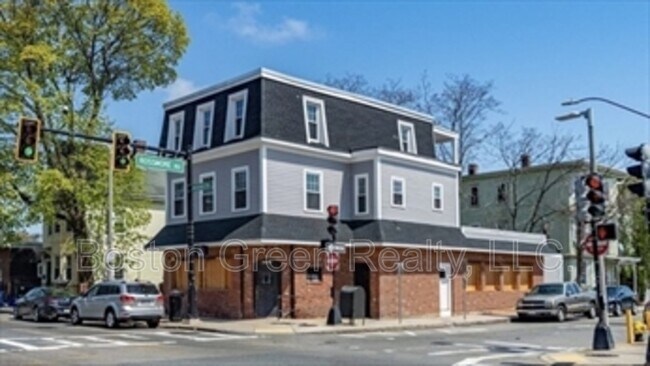 Building Photo - 2 Rossmore Road