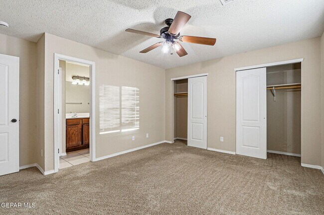 Building Photo - 732 Desert Sage Dr