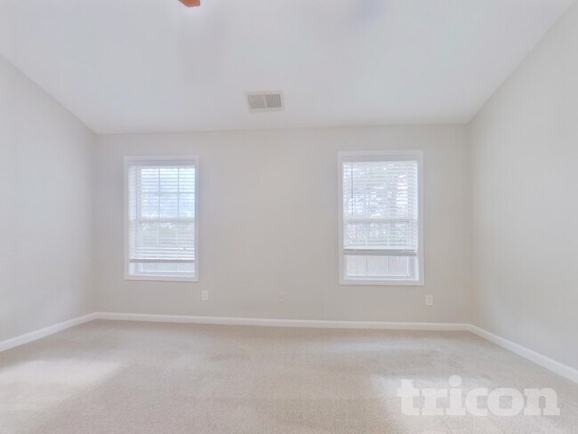 Building Photo - 341 Rosemont Ct