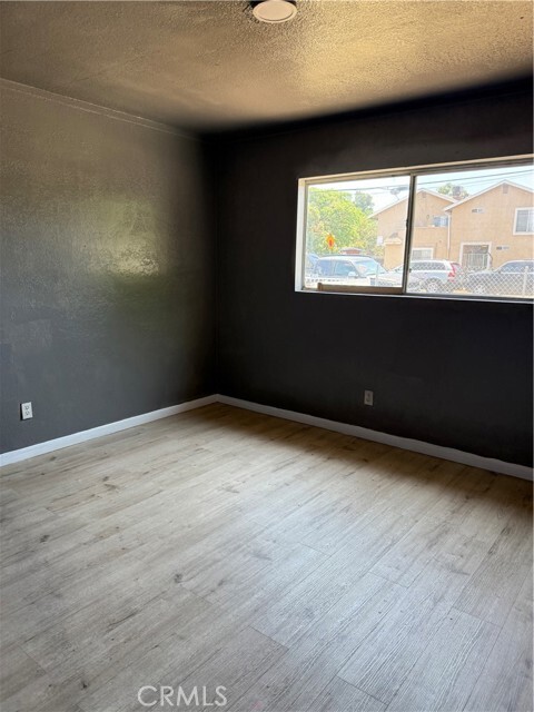 Building Photo - 1030 W Latham Ave