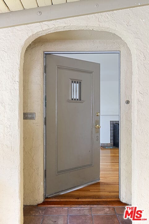 Building Photo - 515 N Kings Rd