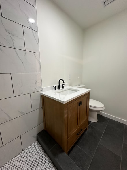 Building Photo - 113 Eastland Ave