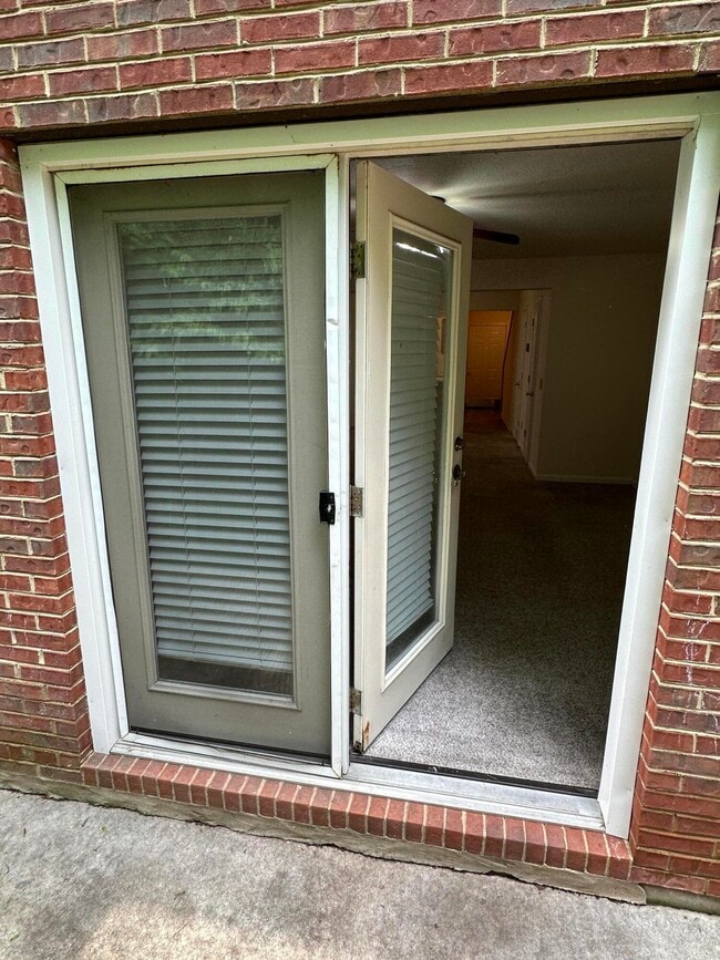 Building Photo - 1017 Smither Dr