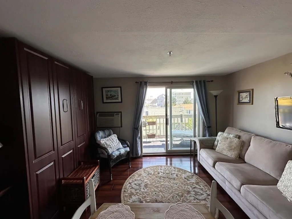 Building Photo - 500 Winnacunnet Rd