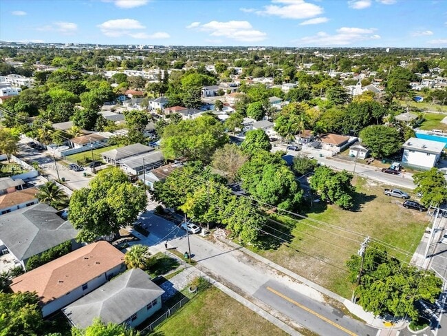 Building Photo - 1829 NW 62nd Terrace
