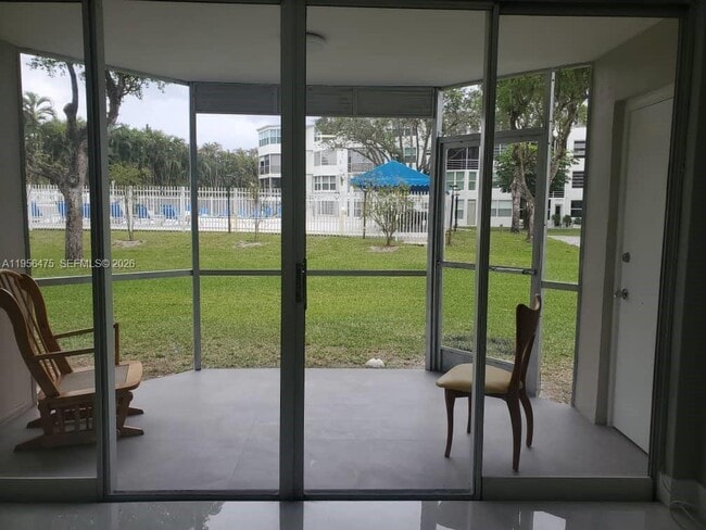 Building Photo - 1351 NE 191st St